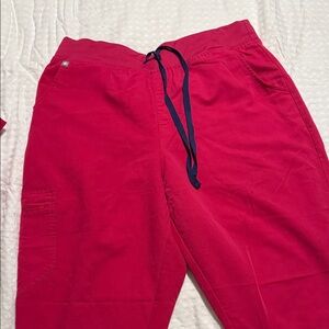 Figs hot pink scrub set